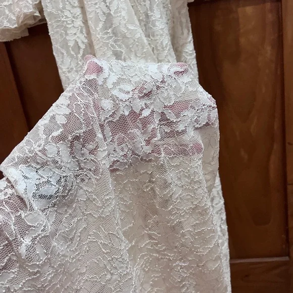 Laurie and Joe Bohemian White Lace Embroidered Tassel Wedding Dress S/M - Picture 7 of 10